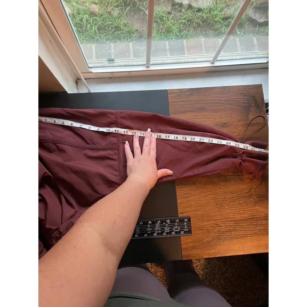 Athleta Acadia Windbreaker Jacket in Burgundy Size Large